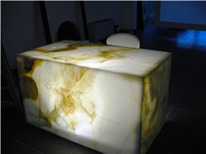 Onice Bianco Translucent Desk