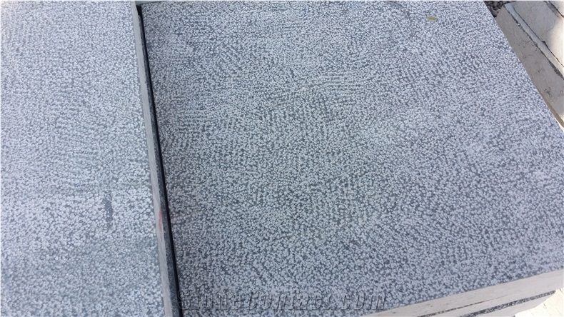 China Yunnan Blue Limestone Bush Hammered Tile Paver