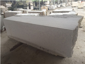 Pearl White Granite Bush Hammered Finish Tile, China White Granite