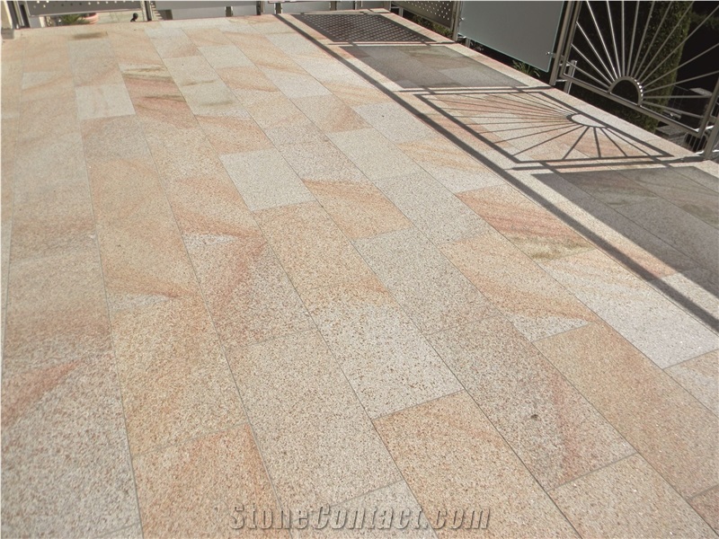 G350 Yellow Sesame Golden Leaf Granite Flamed Surface Paving Cube Stone Tiles Competitive Prices