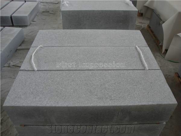 Grey Granite G654 Kerbstones/Light Grey Kerbstone/ Gray Granite Flamed /Grey Granite Curbstone Picked Surface/G654 Busharmmed Curbs/ Grey Granite Sawn Cut Surface Road Stone