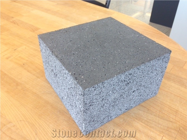 China Yunnan Black Basalt Honed Lava Stone Cube Stone for Paving