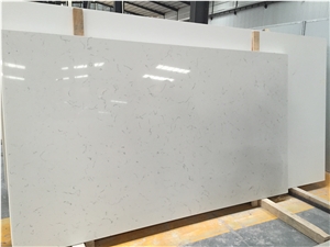 Building Material Marble Looking Carrara White Engineered Stone Quartz Stone Polished Surface Mainly for Kitchen Countertop and Bathroom Vanity Top