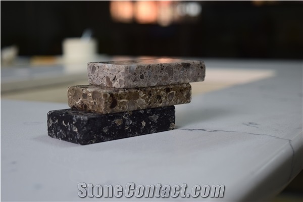 Carrara White Veined Quartz Stone Surfaces Kitchen Countertops with High Gloss and Hardness