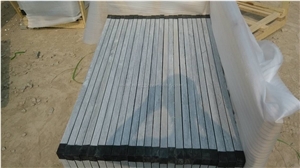 Special and Strong Package with Corner Protector and Edge Protector for Blue Limestone, China Blue Limestone Kerbstones, China Bluestone Curbstones, Xiamen Winggreen Manufacturer
