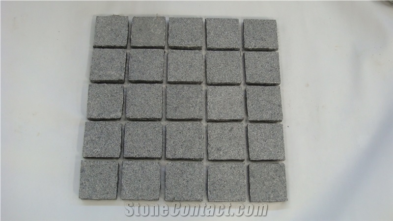 China Pangda Dark G654 Granite Mesh Paving Stone Flamed Surface
