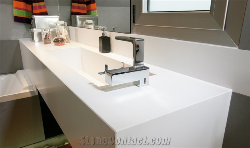 Higher Standard Quality Pure White Quartz Stone Solid Surface and Kitchen Countertop with Bright Surface Non-Porous Standard Sizes 108*26inch at Competitive Price More Durable Than Granite