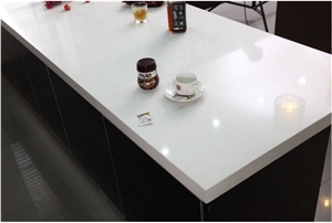 China Manufactured Engineered Stone White Quartz Stone Kitchen Countertops