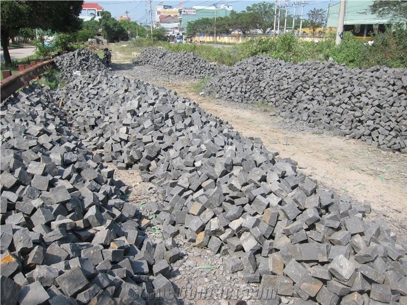 Black Basalt Cobbles, Cube Stone & Pavers