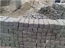 China Black Basalt, Black G684, Black Pearl, Fuding Black, Black Basalt Stone, Brick Paving Tile on Mesh, Mesh Paver,Cobble Stone, Cube Stone, Paving Sets, Floor Covering, Courtyard Paver, Step Paveme