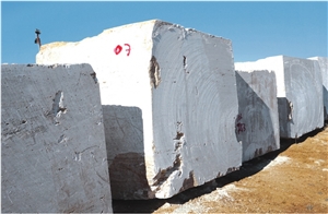 Karaman Medium Travertine Blocks, Beige Travertine Blocks