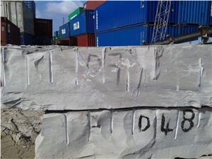 Thala Beige Limestone Blocks