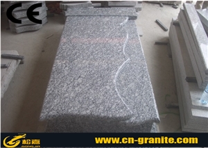 China Spray White Granite Gravestone,Plished Spray White Granite Monument & Tombstone for Poland Market