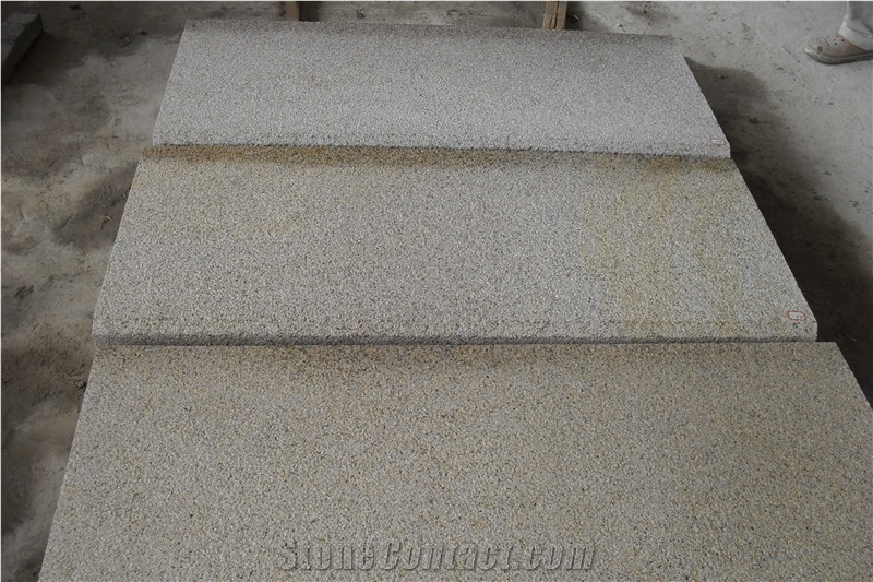 G682 China Yellow Rustic Granite Sunset Gold Padang Giallo Golden Sand Bushhammered Stairs & Steps