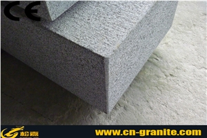 China Dark Grey Granite G654 Chiseled Surface Kerbstone,Grey Granite Road Stone,G654 Granite Kerbs Curbs for Road Side Paving
