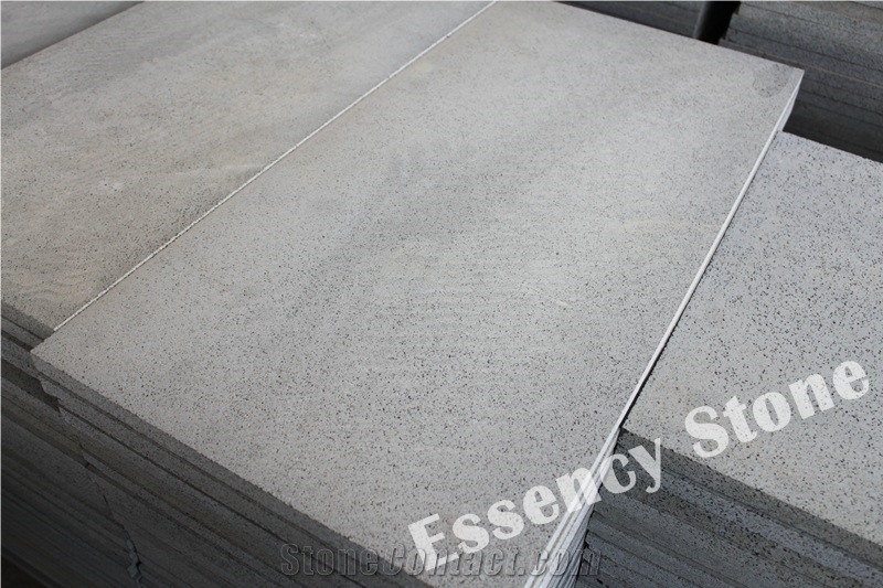 China Black Basalt Tile & Slab with Small Hole Sawn Cut Surface