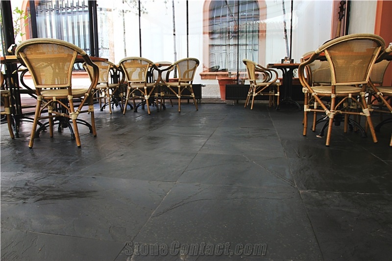 Gauged Cerne Bridlice - Black Slate Floor Application
