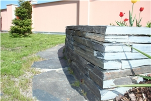Jivova Bridlice Garden Wall, Steps