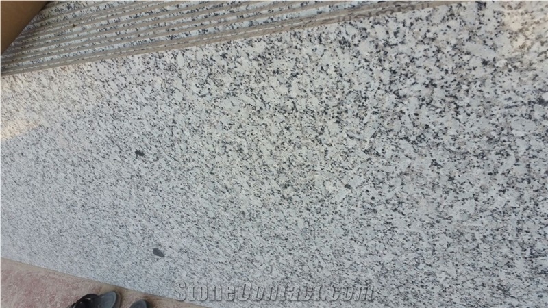 P White Granite Slabs & tiles, polished granite floor covering tiles, walling tiles 