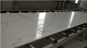 Calcutta Nuvo Quartz Stone Slab Solid Surface with Stylish Performance Of Veined Movement and Pattern