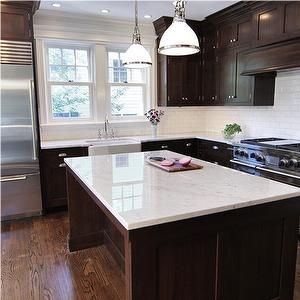 Durable Quartz Stone Easy-To-Clean and Resistant to Stains,Heat and Scratches for Multifamily/Hospitality Projects