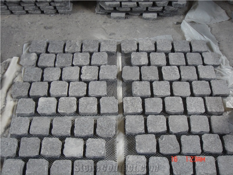 China Black Basalt G684 Fuding Black Cleft/Split and Tumbled Cube Stone Pavers