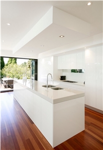 Arctic White Engineered Kitchen Quartz Surfaces Countertops from China in High Quality Sgs Certified