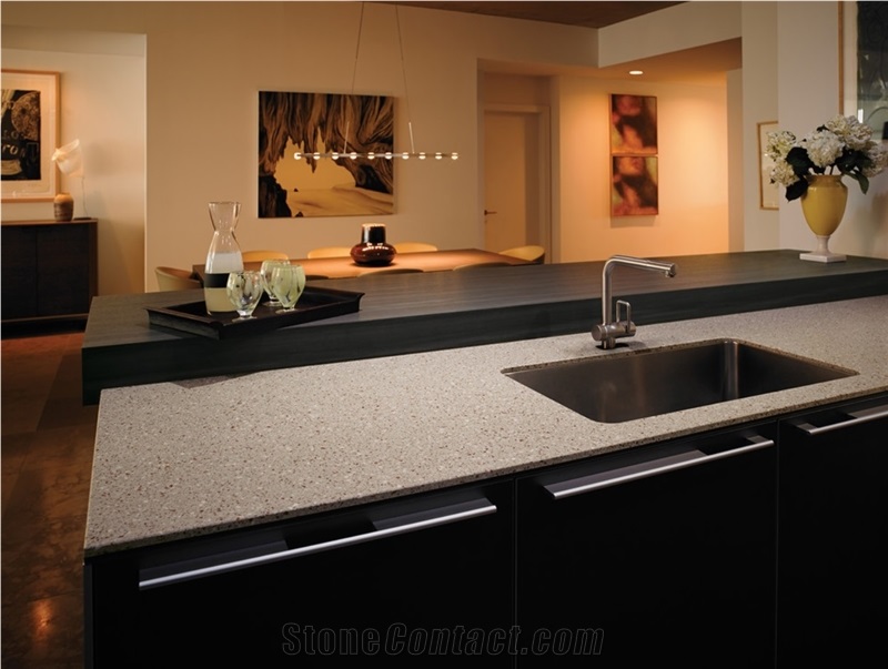 Artificial Red Glass Sparkle Quartz Stone Surfaces Slabs for Kitchen and Floorings from China