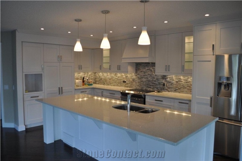 Light Grey Limestone Looks Quartz Stone Surface Kitchen Tops Countertops Island Tops for Residential and Commercial Applications