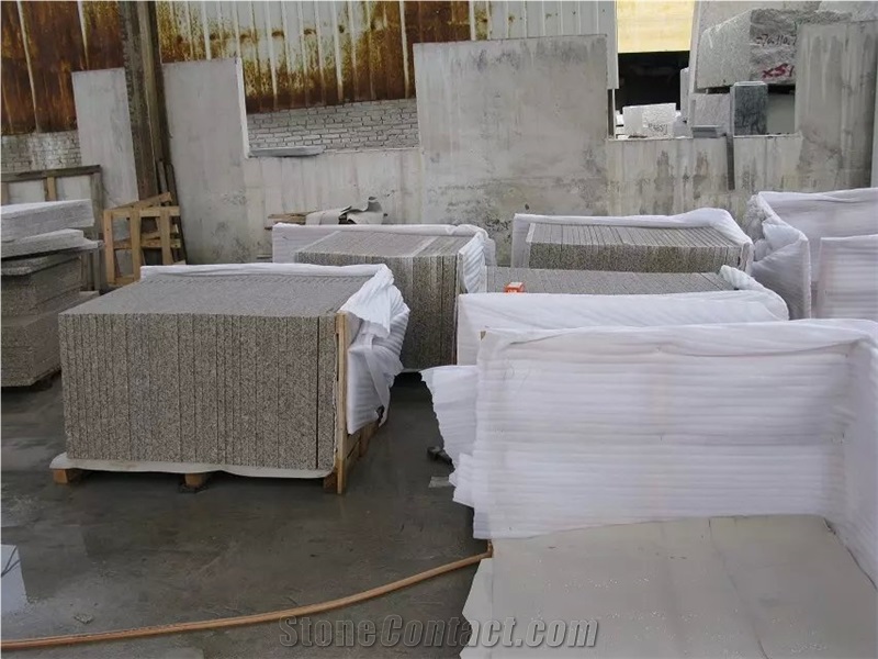 Flamed G682 Granite Flooring/Flamed G682 Granite Floor Covering/Flamed G682 Granite Tiles/Flamed G682 Granite Slabs/Zhangpu Rust Granite Floor Tiles