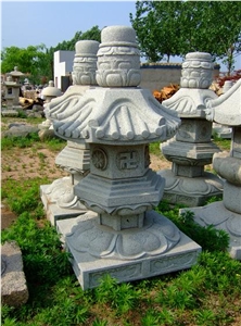 Chinese Garden Stone Lantern ,Japanese Natural Stone Lantern in Landscaping