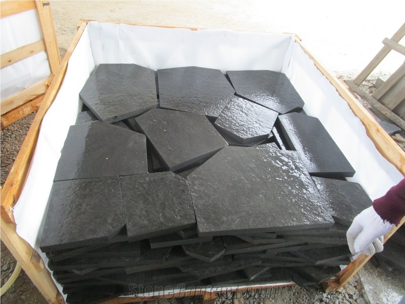 Timely Delivery China Basalt Zhangpu Black Irregular Flagstones Flamed Surface, Cheap Price Chinese Black Basalt Random Crazy Paving Paver Tiles