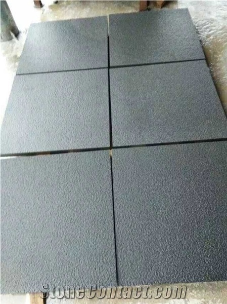 China Black Basalt Bush Hammered Lava Stone Tile Hainan Black