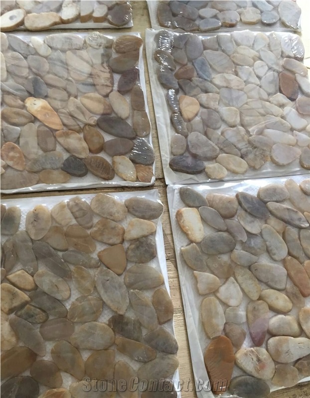 Natural River Stone Sliced Pebble Mosaic Tile Indoor Paving , Black Polished Cutting Mosaic Tiles ,Floor Paving Mosaic Tiles
