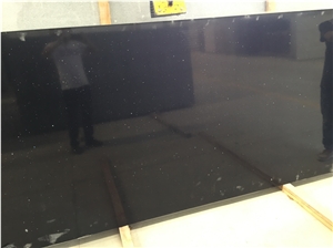 Black Shining Series China Quartz Stone Slab for Pre-Fabricated Customized Standard Sizes 126 *63 and 118 *55 with High Hardness and High Compression Strength