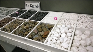 Beautiful Imported Decorative Natural Stone Pebbles