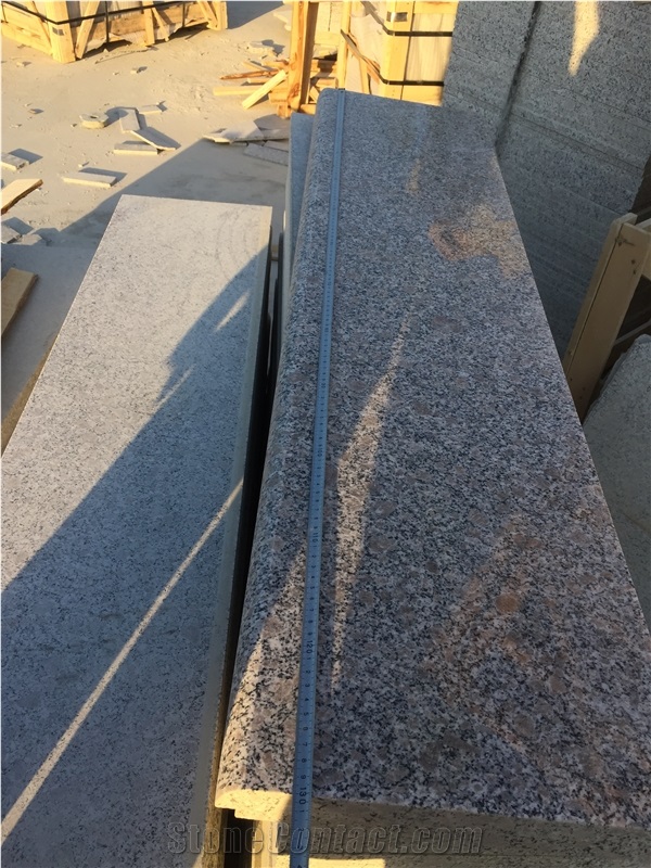 Grey Pearl/G383 Half Round/Full Round Granite Staircase in High Polished Winggreen Stone
