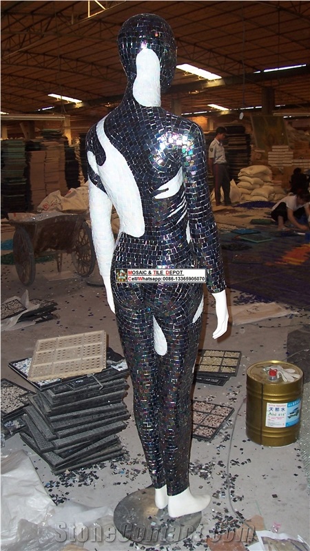 Mannequins Made by Mosaic