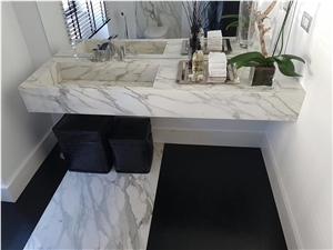 Branco Pardais Bathroom Top with Farm Sink