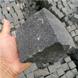 Anthracite Granite Splitface Cobblestone
