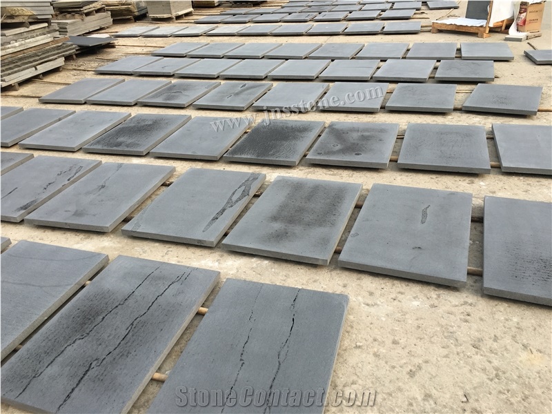 Hainan Black Basalt / Dark Bluestone / Sawn 200# / Chinese Black Basalt / Tiles / Dark Basalt for Walling, Flooring