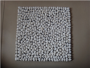 Chinese Supplier White River Stone/ White Pebble Stone on Net Tile for Floor Covering