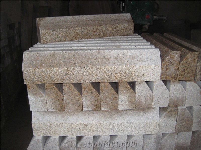 G682 Paving Stone, Curb Roadstone, China Yellow Granite Curbstone, China Yellow Rustic Granite Padang Gialo Golden Sand Sunset Gold Kerbstone