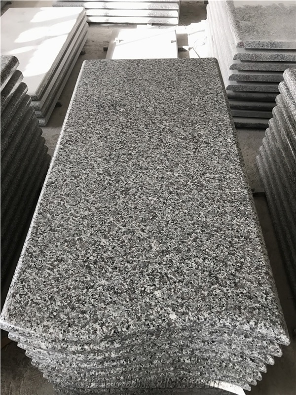 Swan White Granite Monument & Tombstone, Poland Style Monument, Light Grey Tombstone Design, China Cheap Popular G436 Tombstone Price