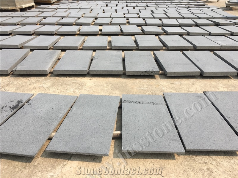Hainan Black Basalt Tiles / Dark Bluestone / Natural Stone / Pavers