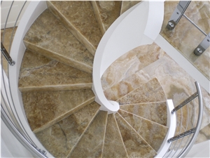 Private House Staircase with Onice Di Lasa