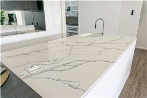 Crack Resistance Engineered Stone Calacatta Quartz Stone Countertop Solid Surface Sheets in 2-3cm Thick