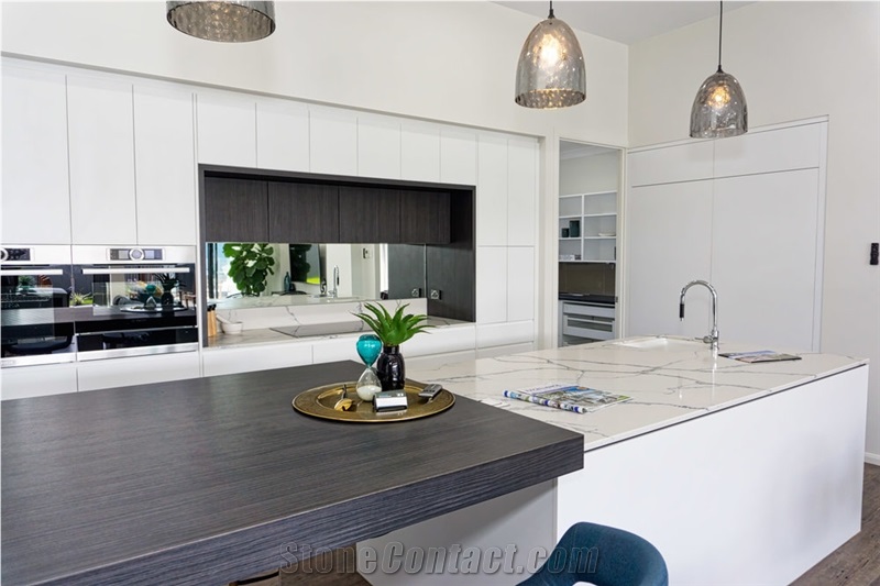 Crack Resistance Engineered Stone Calacatta Quartz Stone Countertop Solid Surface Sheets in 2-3cm Thick