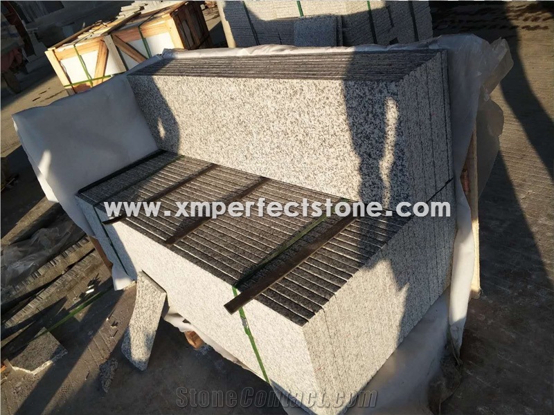 Grey Light Granite Stairs / Step with Flamed Anti-Slip