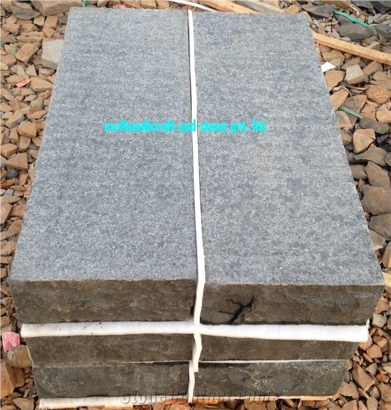 India Andesite Cheap Black Basalt Kerbstone, Curbstone in Machine